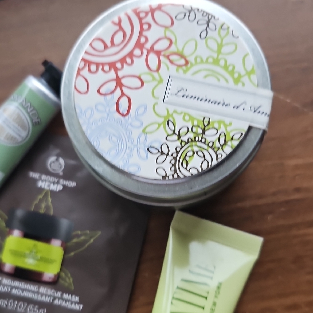New Quiet Luxury Self Care Bath & Skincare Set Bath Bomb Candle Face Mask Foot - Picture 6 of 13